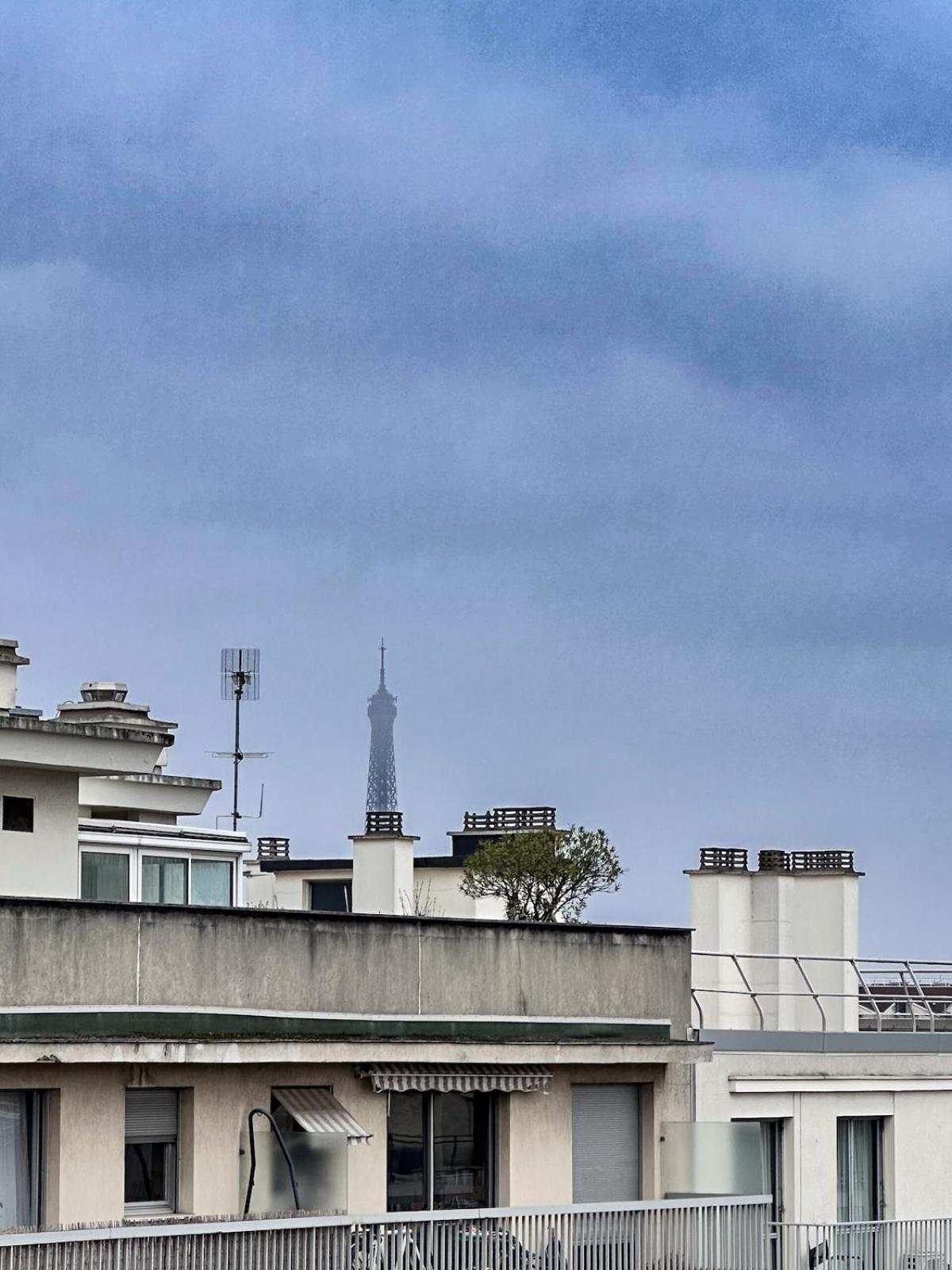 Apartment Parisian Nest - Panoramic Views - Free Parking Paris