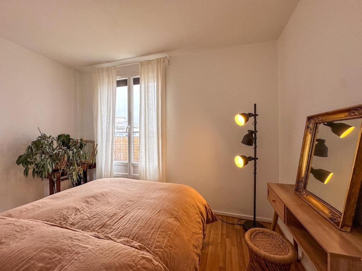Apartment Parisian Nest - Panoramic Views - Free Parking