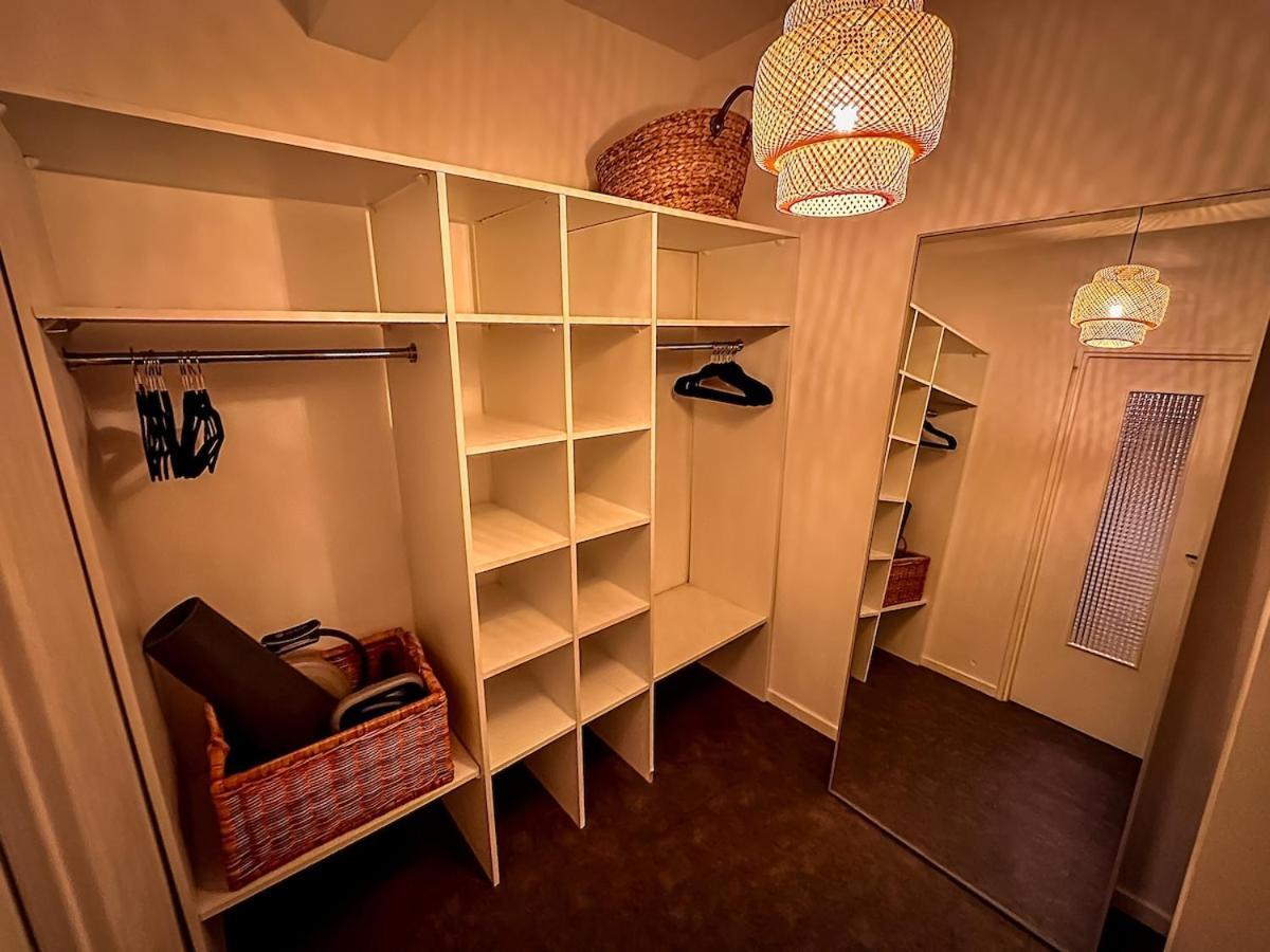 Parisian Nest - Panoramic Views - Free Parking Paris